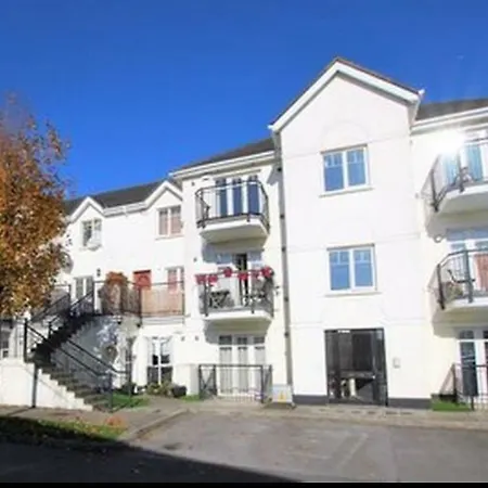 5 Min Drive From Airport Privat bolig *